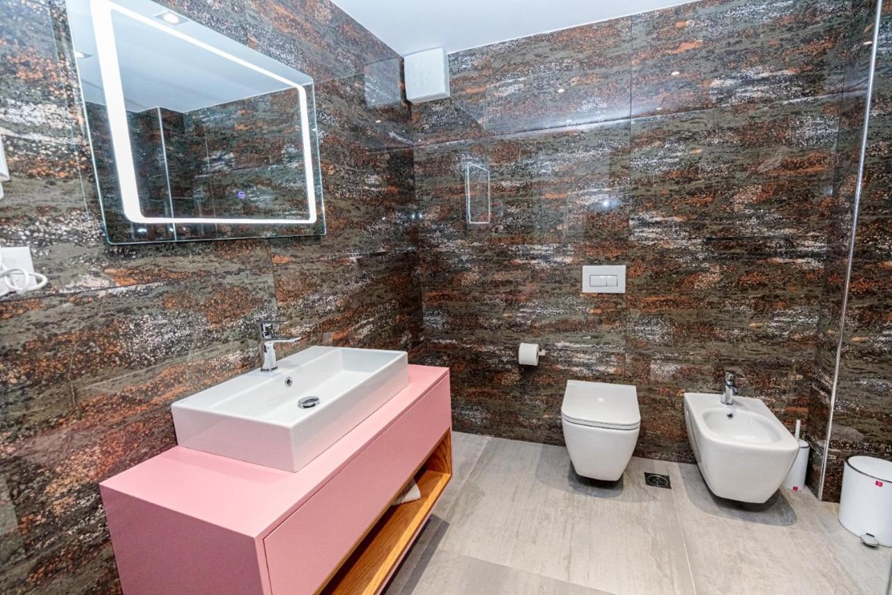 Hakuna Matata Residence & Apartments Vlorë Buitenkant foto